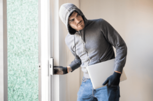 come difendersi dai ladri in casa