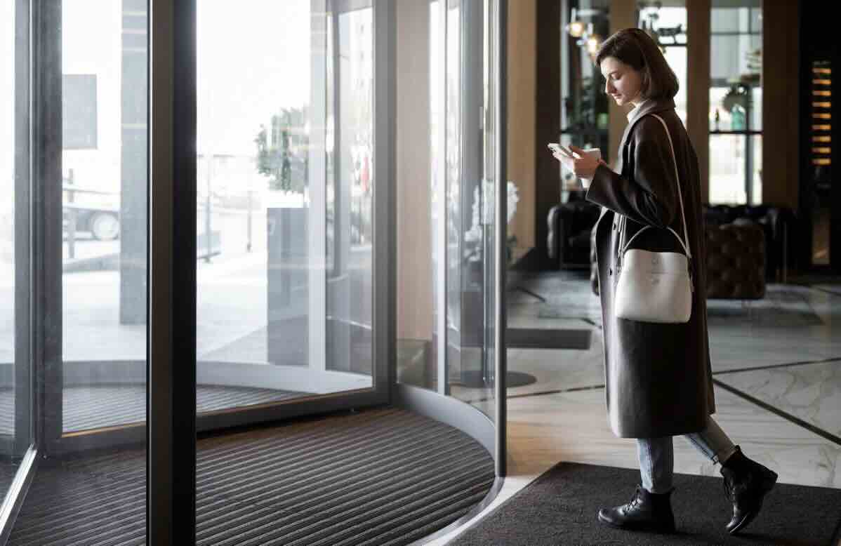 riparazione porte scorrevoli automatiche